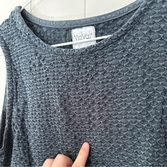 Via Vai Textured Navy Crop Tank Top Size Small - Picture 2 of 6